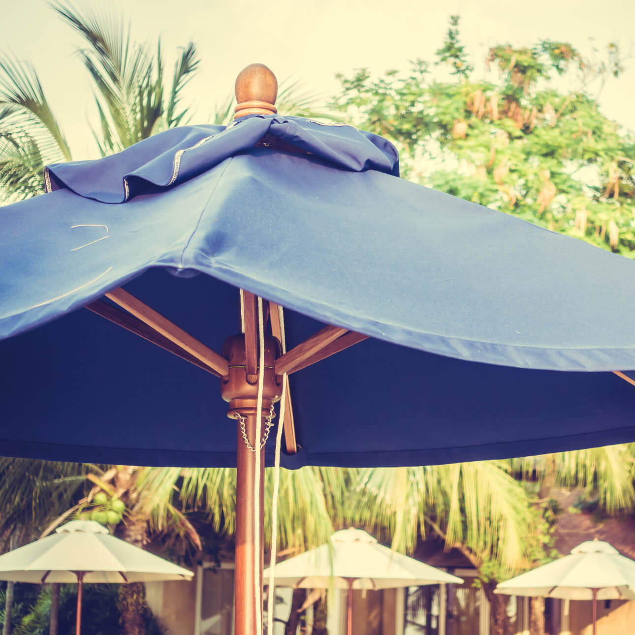 ПВХ ткань — пожалуй, лучший материал для тентов