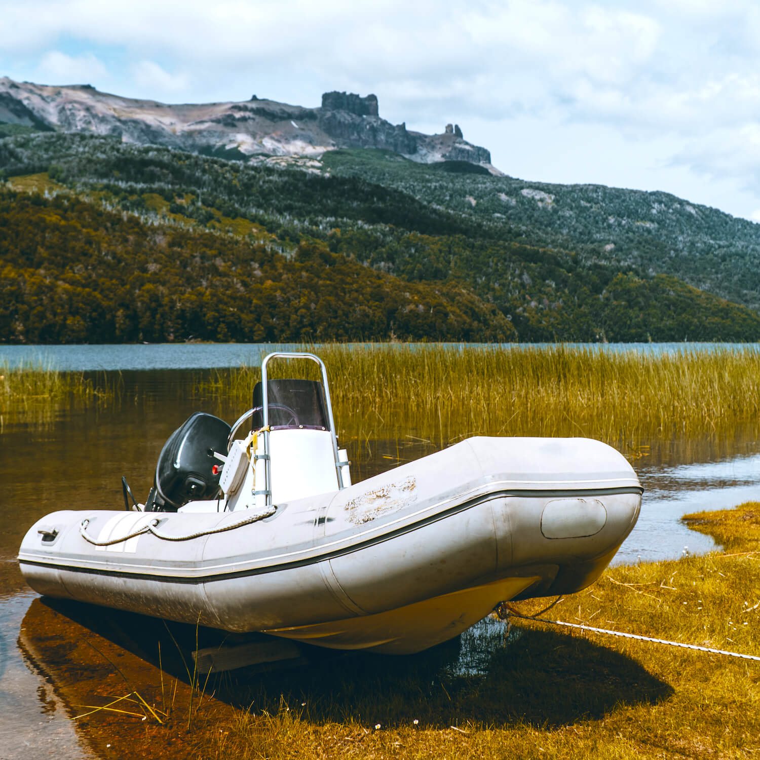 Виды ткани ПВХ для лодок: характеристики и применение